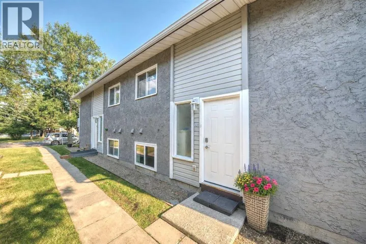 C, 109 Stanley Avenue, Okotoks, Alberta T1S1H8