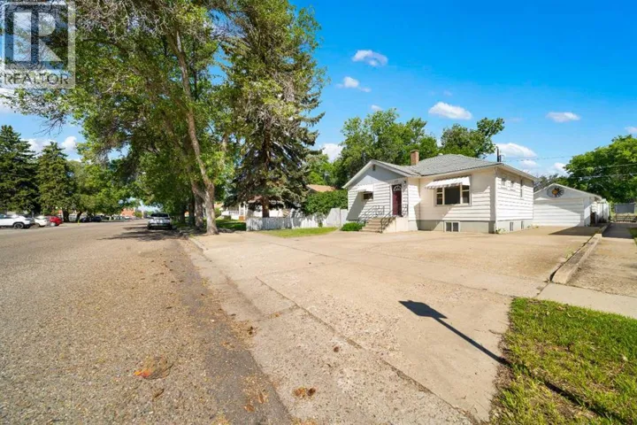 20 6 Street SW, Medicine Hat, Alberta T1A4H8
