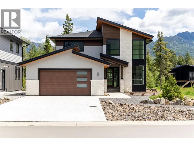 5 Mammoth Drive, Fernie, British Columbia V0B1M1