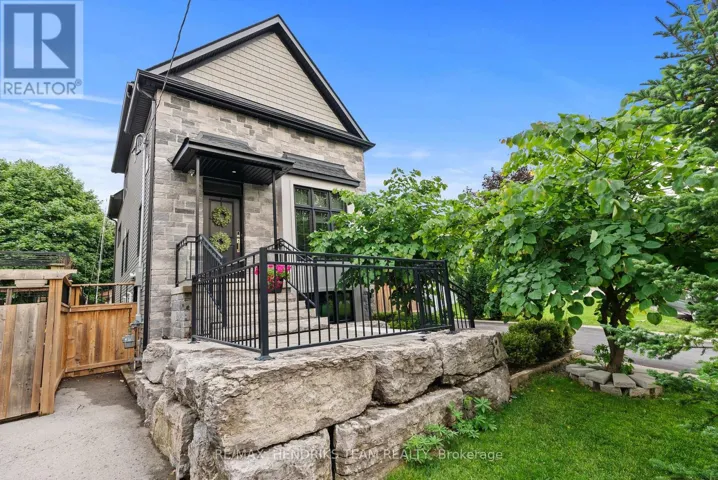 8 STANMARY DRIVE, St. Catharines (Fairview), Ontario L2N5T4