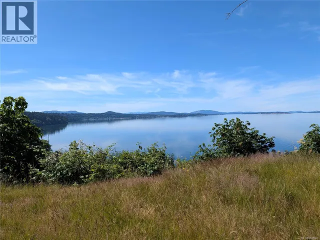 4592 Bonnieview Pl, Saanich, British Columbia V8N3V6