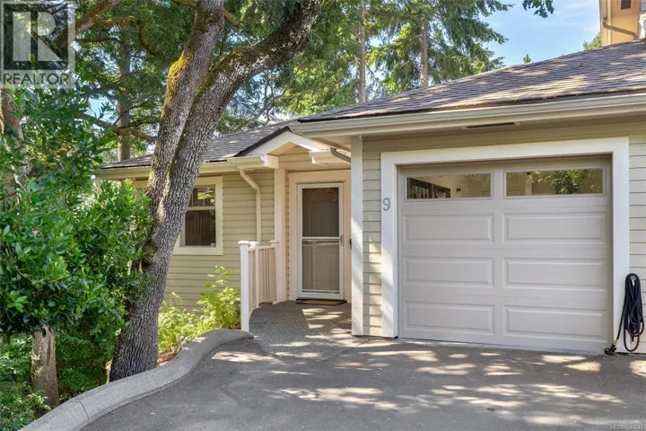 9 850 Parklands Dr, Esquimalt, British Columbia V9A7L9