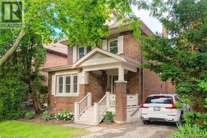 11 DROMORE Crescent, Hamilton, Ontario L8S4A8