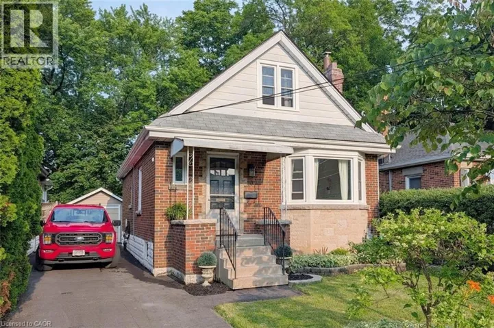 10 DORSET Place, Hamilton, Ontario L8S3T6