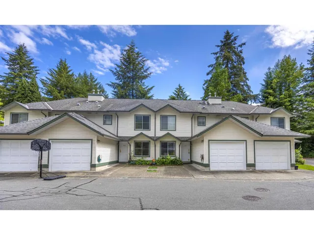 121 8655 KING GEORGE BOULEVARD, Surrey, British Columbia V3W5C4