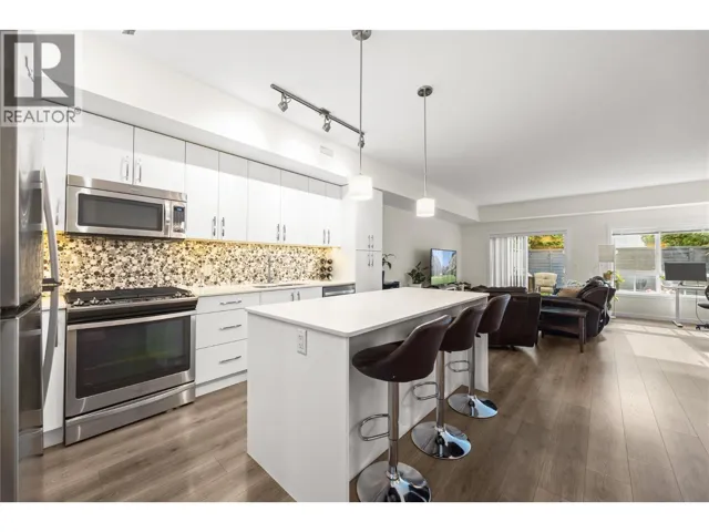 680 Old Meadows Road Unit# 74, Kelowna, British Columbia V1W5L4