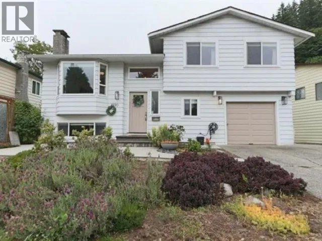 1890 BOW DRIVE, Coquitlam, British Columbia V3E1P6