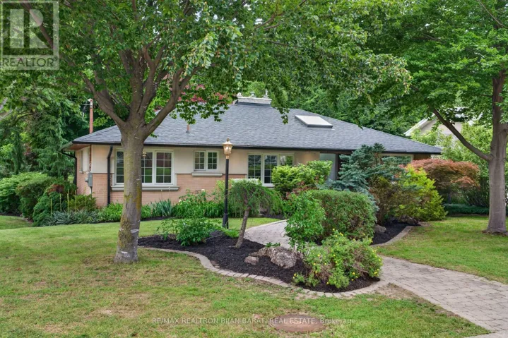 53 SUMNER HEIGHTS DRIVE, Toronto (Bayview Village), Ontario M2K1Y5