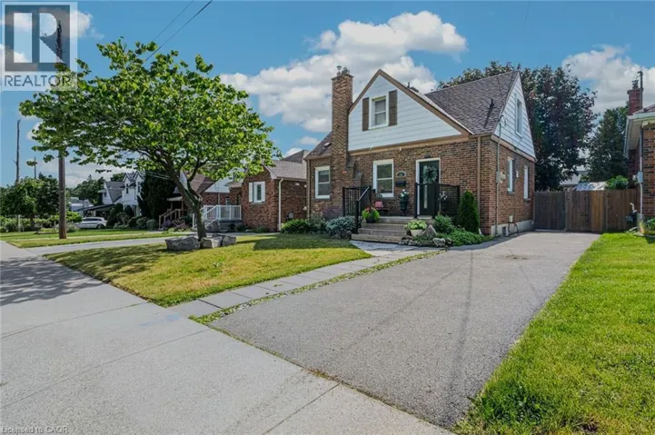 43 WOODBRIDGE Road, Hamilton, Ontario L8K3C8