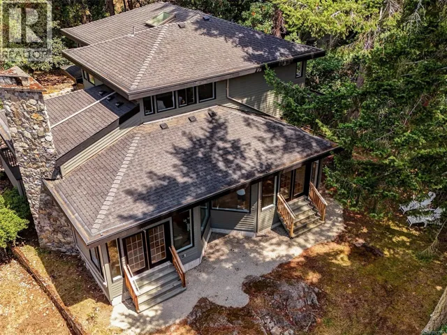 2745 Green Vale Ave, Saanich, British Columbia V8N1S3