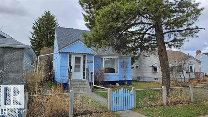 11512 86 ST NW, Edmonton, Alberta T5B3J5