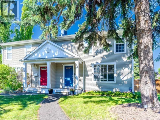 81 Somme Manor SW, Calgary, Alberta T2T6J3
