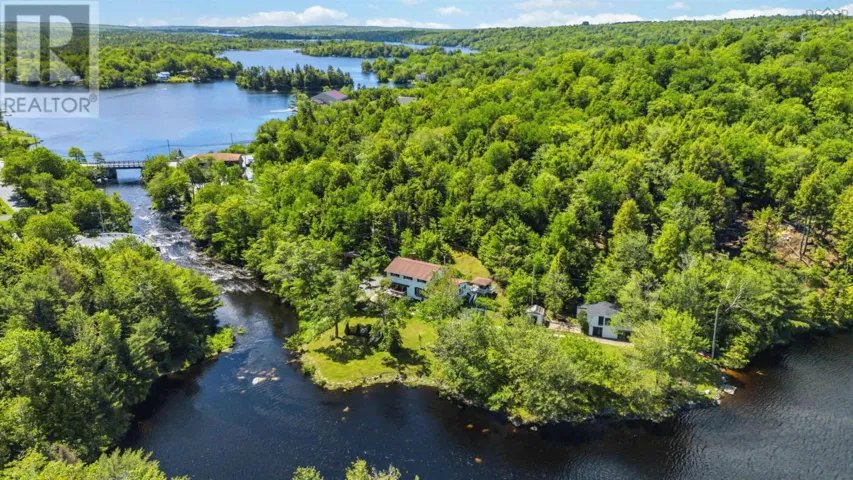 20 Kings Way, Lake Echo, Nova Scotia B3E1N1