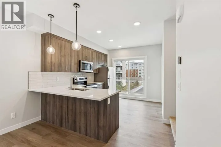 107 Shawnee Square SW, Calgary, Alberta T2Y0W4