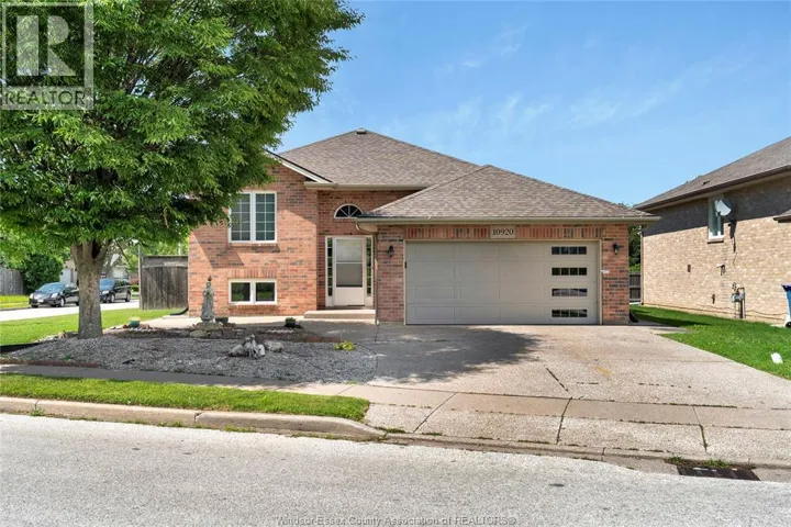 10920 SPRINGHOLLOW DRIVE, Windsor, Ontario N8P1V2