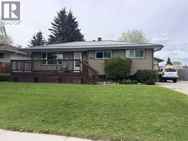 126 Douglas Drive, Hinton, Alberta T7V1C1