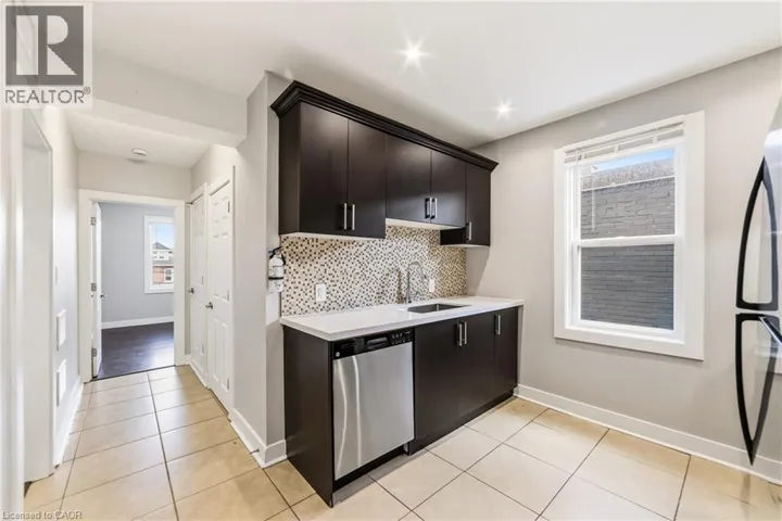1544 KING Street E Unit# 301, Hamilton, Ontario L8K1S9