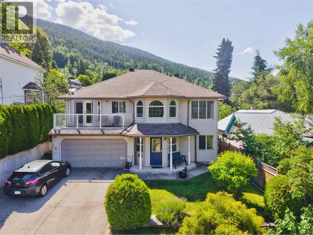906 Observatory Street, Nelson, British Columbia V1L4Z5