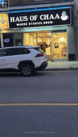 250 BANK STREET, Ottawa, Ontario K2P1X4