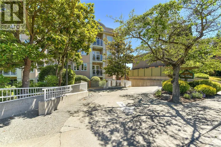 408 1519 Hillside Ave, Victoria, British Columbia V8T2C1