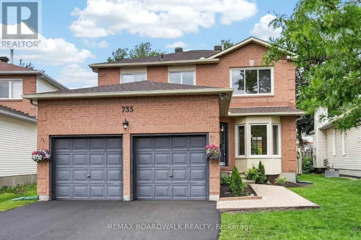 735 CLEARCREST CRESCENT, Ottawa, Ontario K4A3E7