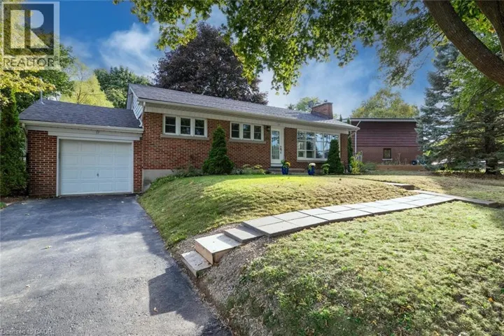 17 ORCHARD Crescent, Guelph, Ontario N1E1W9