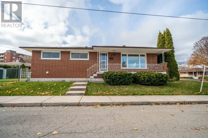 UPPER - 4 STARLIGHT COURT, Hamilton (Corman), Ontario L8K4C8