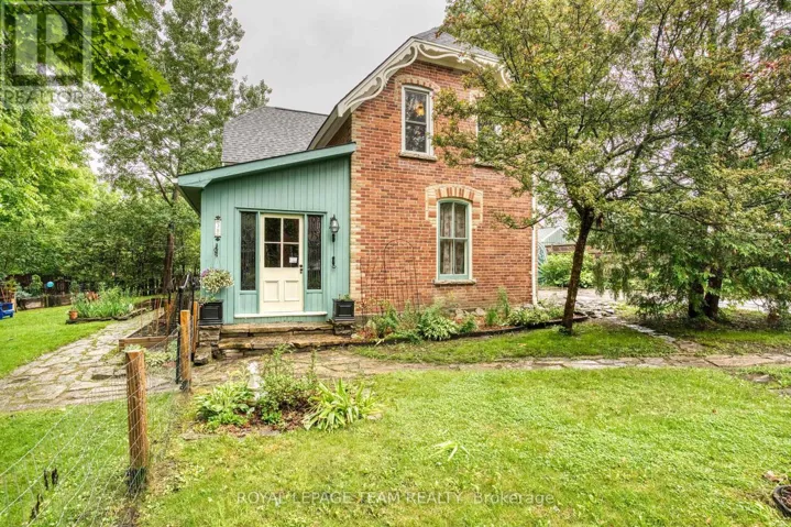38 CAMERON STREET, Mississippi Mills, Ontario K0A1A0