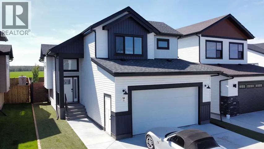 14 Ian Way, Sylvan Lake, Alberta T4S0W5