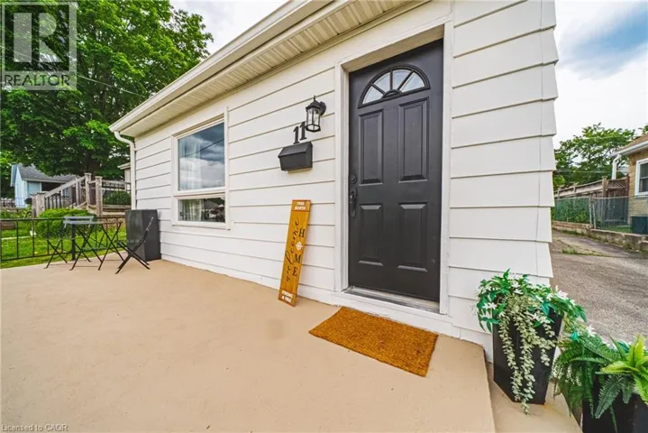 11 BROADVIEW Avenue, Cambridge, Ontario N1R3V6