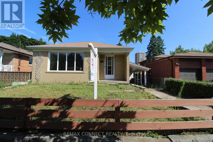166 MOORE PARK AVENUE, Toronto (Newtonbrook West), Ontario M2M1N2