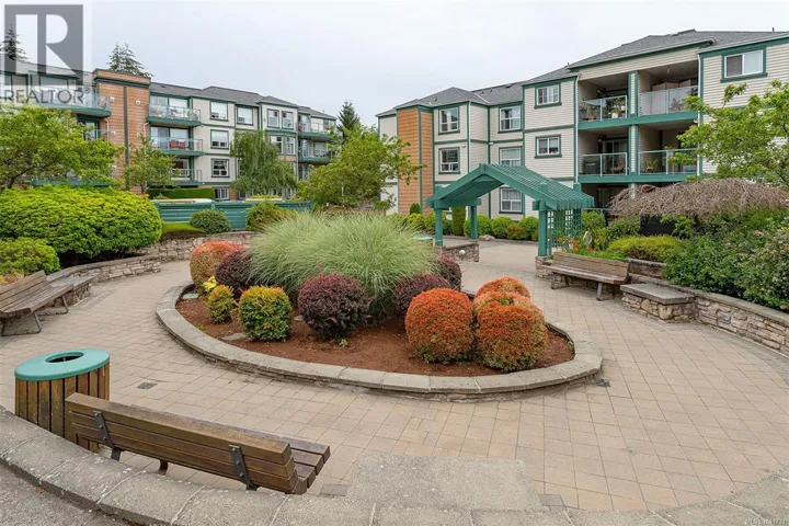 108 898 Vernon Ave, Saanich, British Columbia V8X2W6