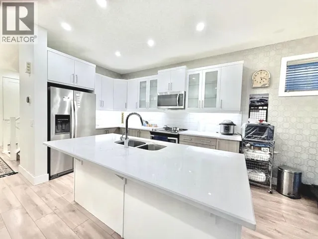 148 Carrington Circle NW, Calgary, Alberta T3P0Y6