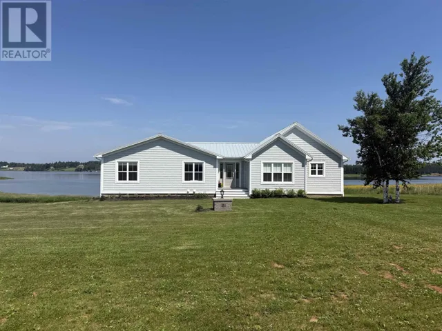 8 Souwest Drive, Clinton, Prince Edward Island C0B1M0