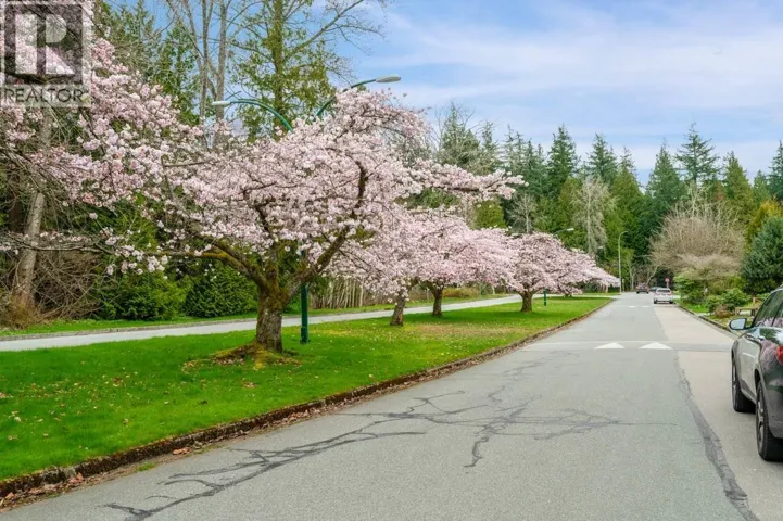 5XXX KULLAHUN DRIVE, Vancouver, British Columbia V6N2E5