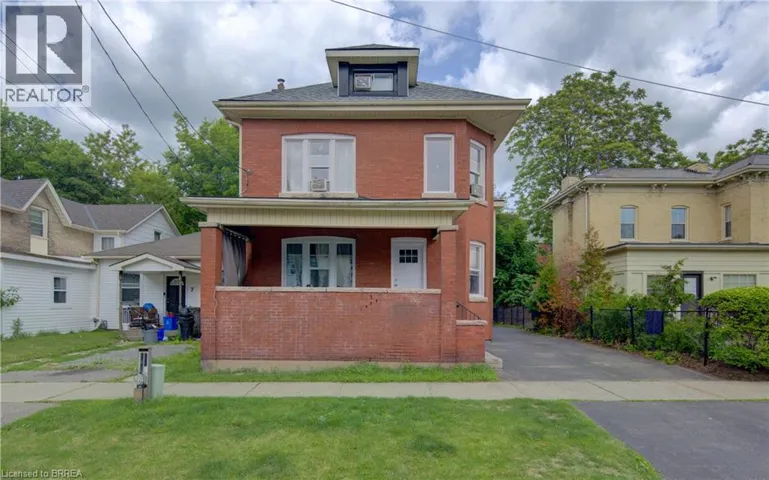 5 FLEET Street, Brantford, Ontario N3T3S8