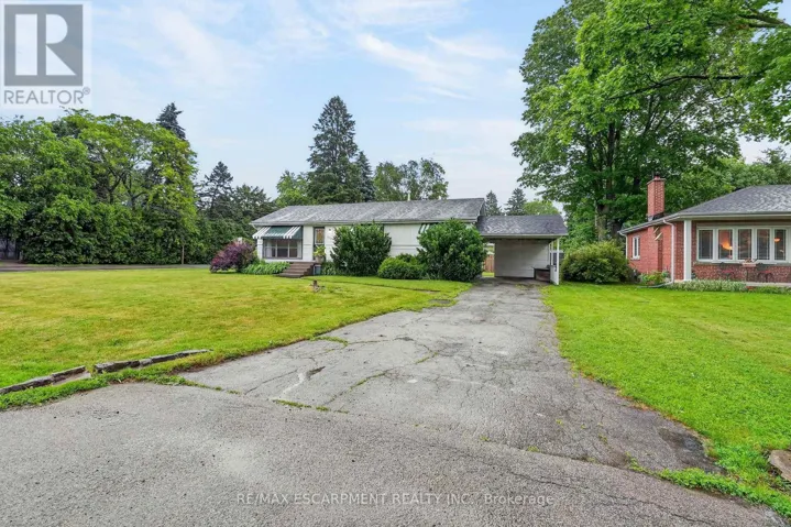219 FIDDLER'S GREEN ROAD, Hamilton (Ancaster), Ontario L9G1W7
