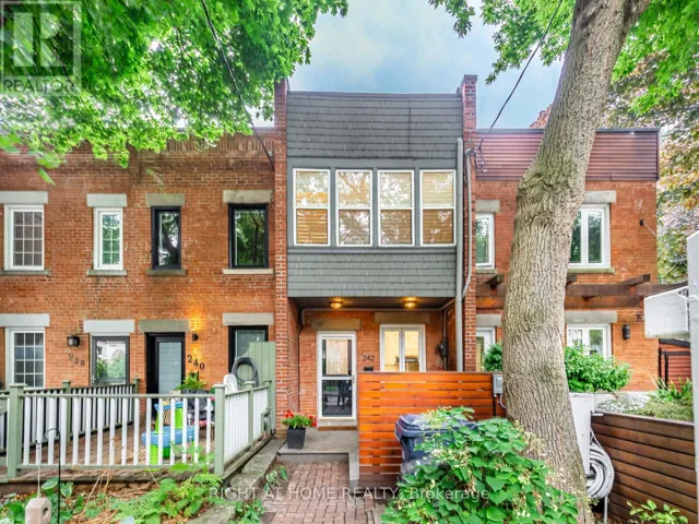 242 WAVERLEY ROAD, Toronto (The Beaches), Ontario M4L3T3