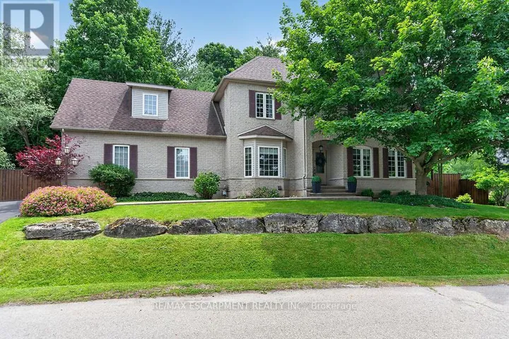 4 VALLEY RIDGE LANE, Hamilton, Ontario L8N2Z7