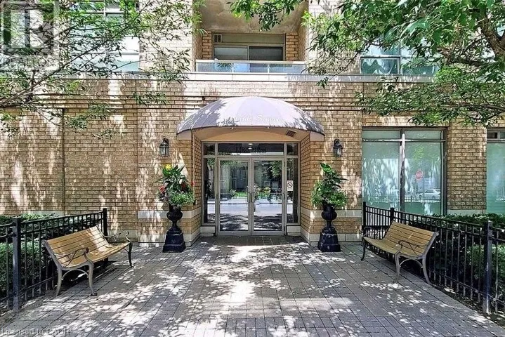 140 BATHURST Street Unit# 207, Toronto, Ontario M5V3N8