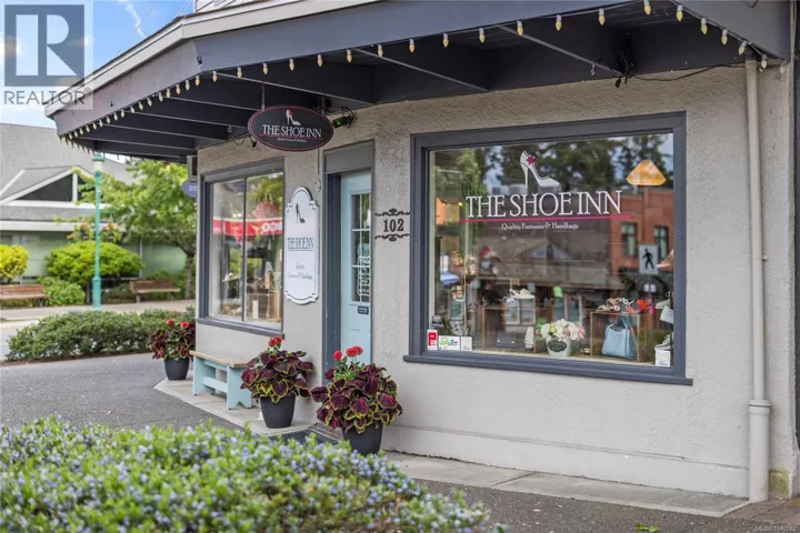 102 Second Ave W, Qualicum Beach, British Columbia V9K1S7