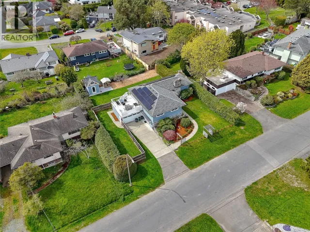 3960 Cherrilee Cres, Saanich, British Columbia V8N1R9