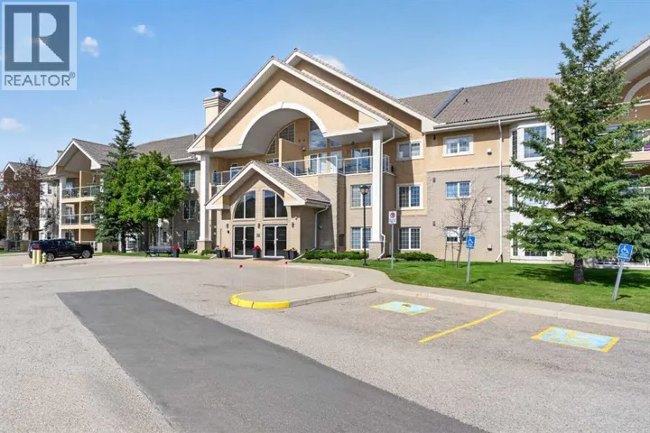 325, 728 Country Hills Road NW, Calgary, Alberta T3K5K8