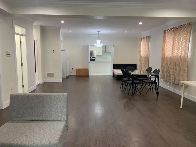 Main and Above 13766 NORTH BLUFF ROAD, Vancouver, British Columbia V4B3B9