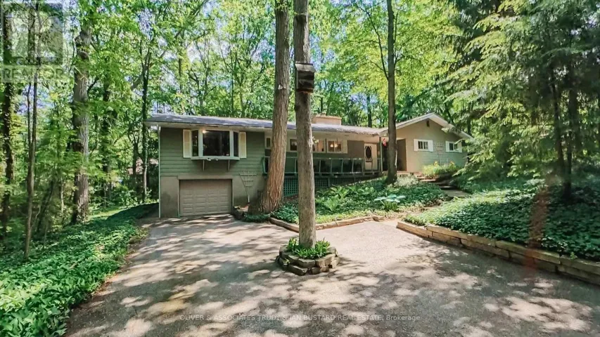 10294 BREWSTER BOULEVARD S, Lambton Shores (Grand Bend), Ontario N0M1T0