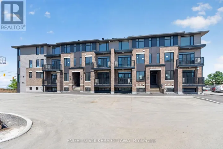 110 STARDUST PRIVATE, Ottawa, Ontario K1T3W6