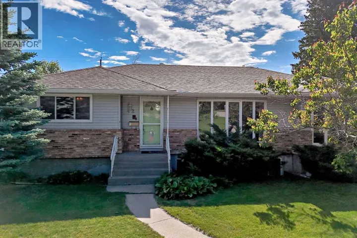 42 Cardiff Drive NW, Calgary, Alberta T2K1R5