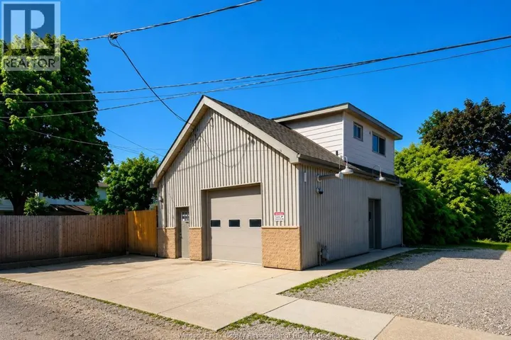 909 MAISONVILLE, Windsor, Ontario N8Y3R8