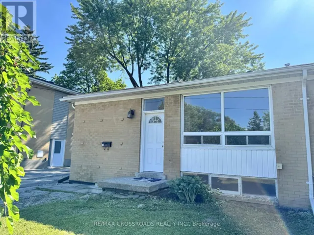 MAIN - 21 DAVIS ROAD, Aurora (Aurora Highlands), Ontario L4G2B4