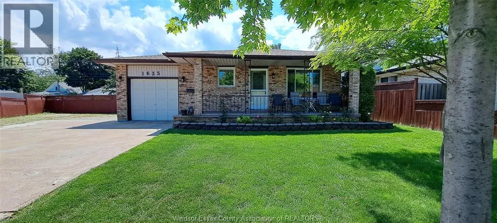 1635 COURTLAND CRESCENT, Windsor, Ontario N8T3K5